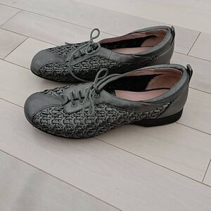 Taryn Rose Women's Silver Patent Trudee Woven Lace-up Shoes Size 7M
